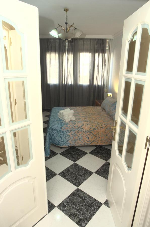 Habitación en el corazón del centro de Málaga Exterior foto